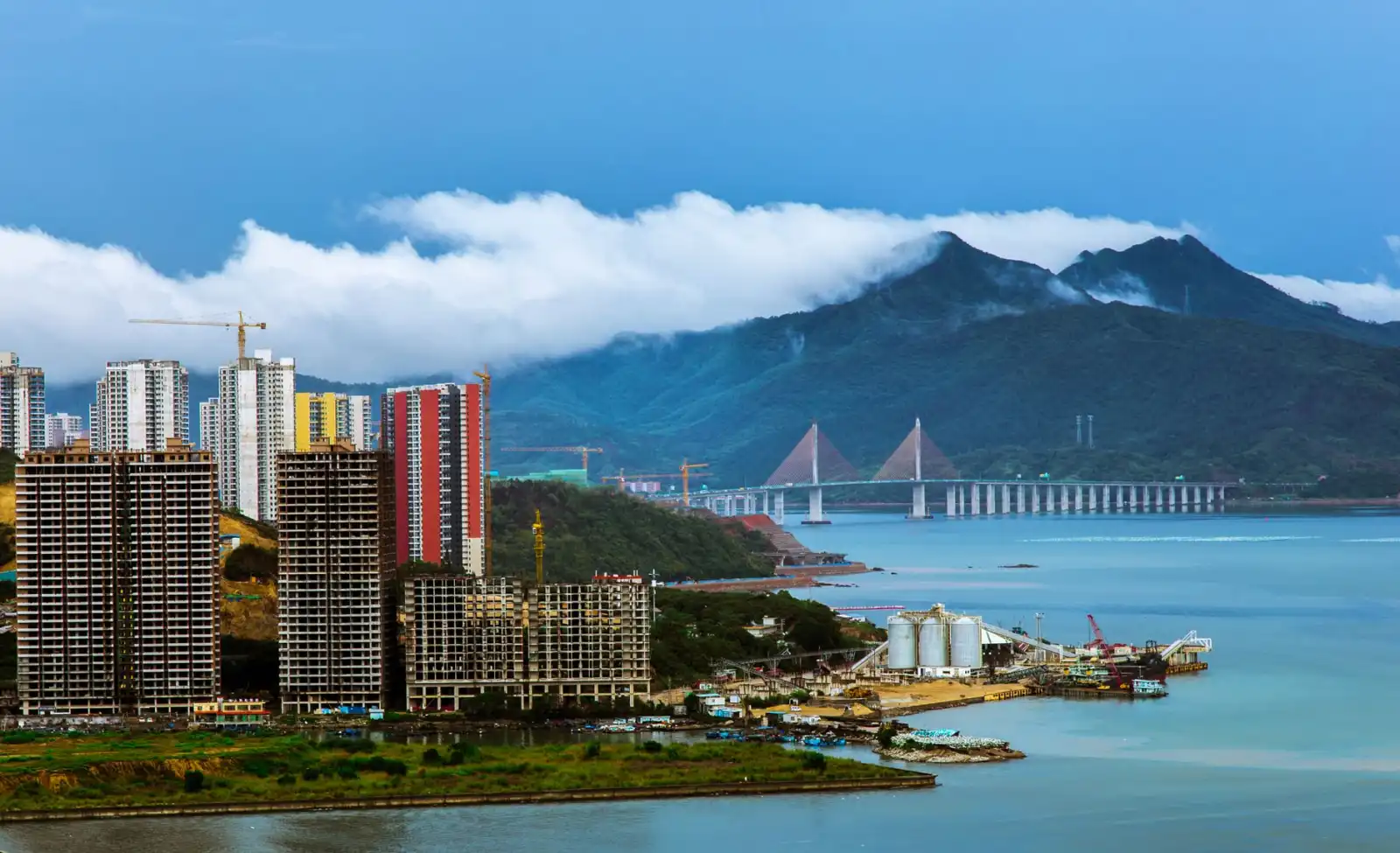 门店管理系统软件光盘与云部署在淮海经济区的应用对比